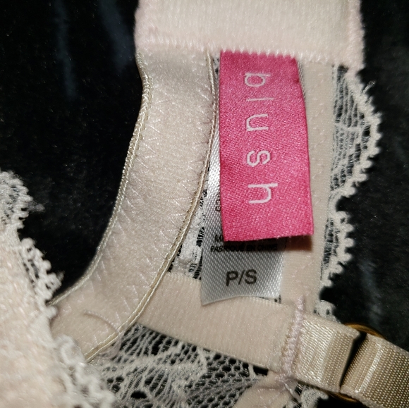 Bundle of ladies lingerie - Picture 10 of 16